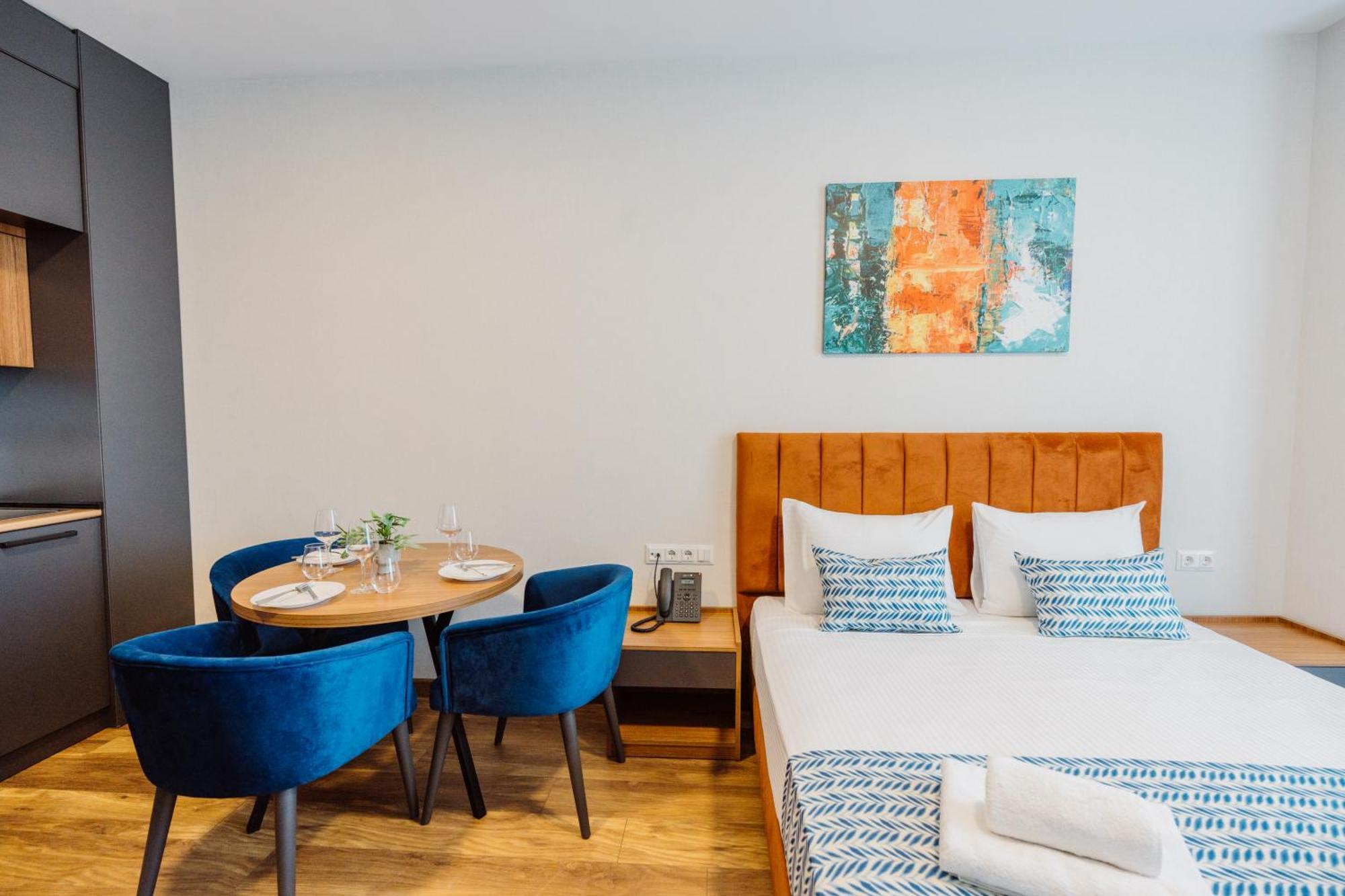 Navi Otel 4*